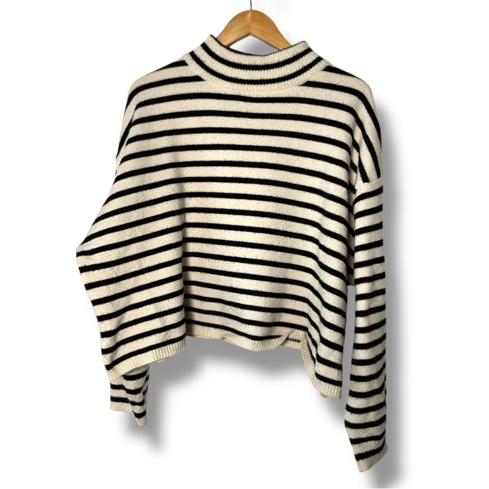Cropped striped sweater - Picture 2 of 5
